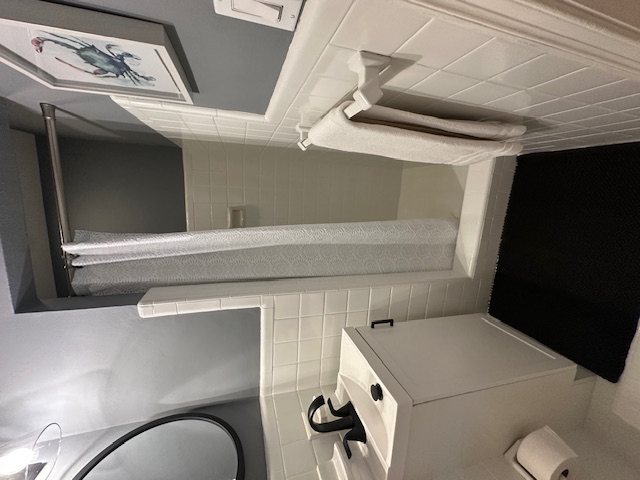18233bath2