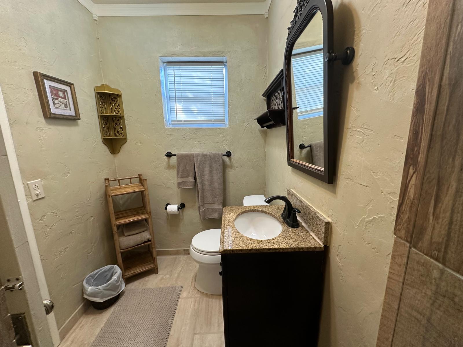 1819R Bath2