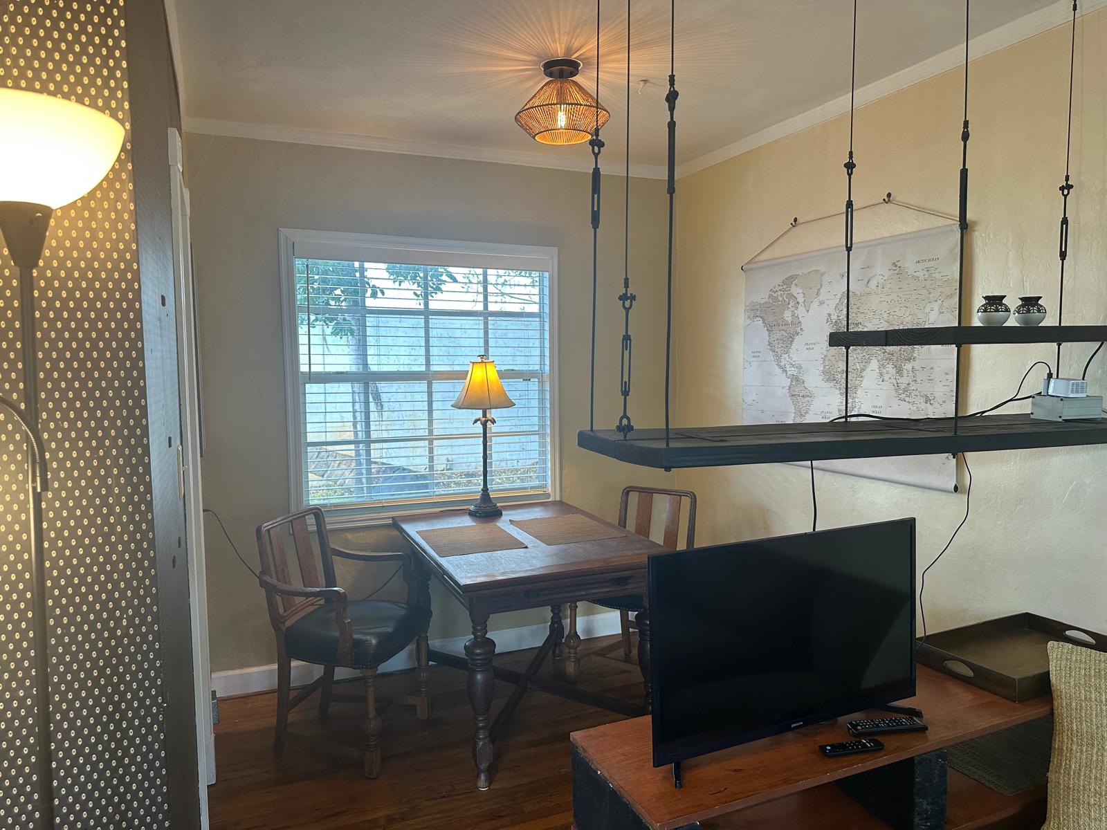 1819R Dining